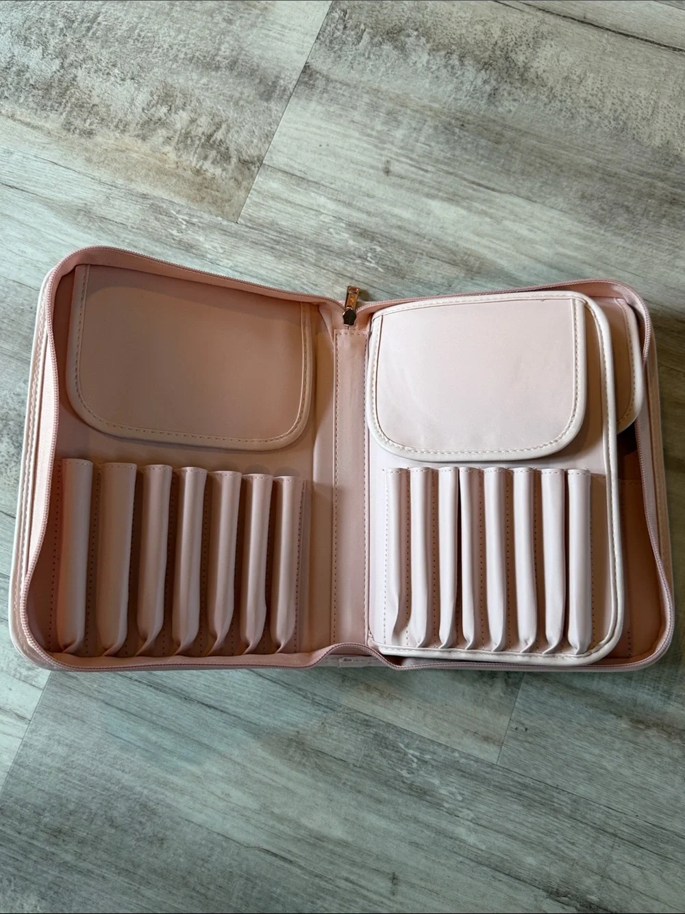 Luxie makeup brush